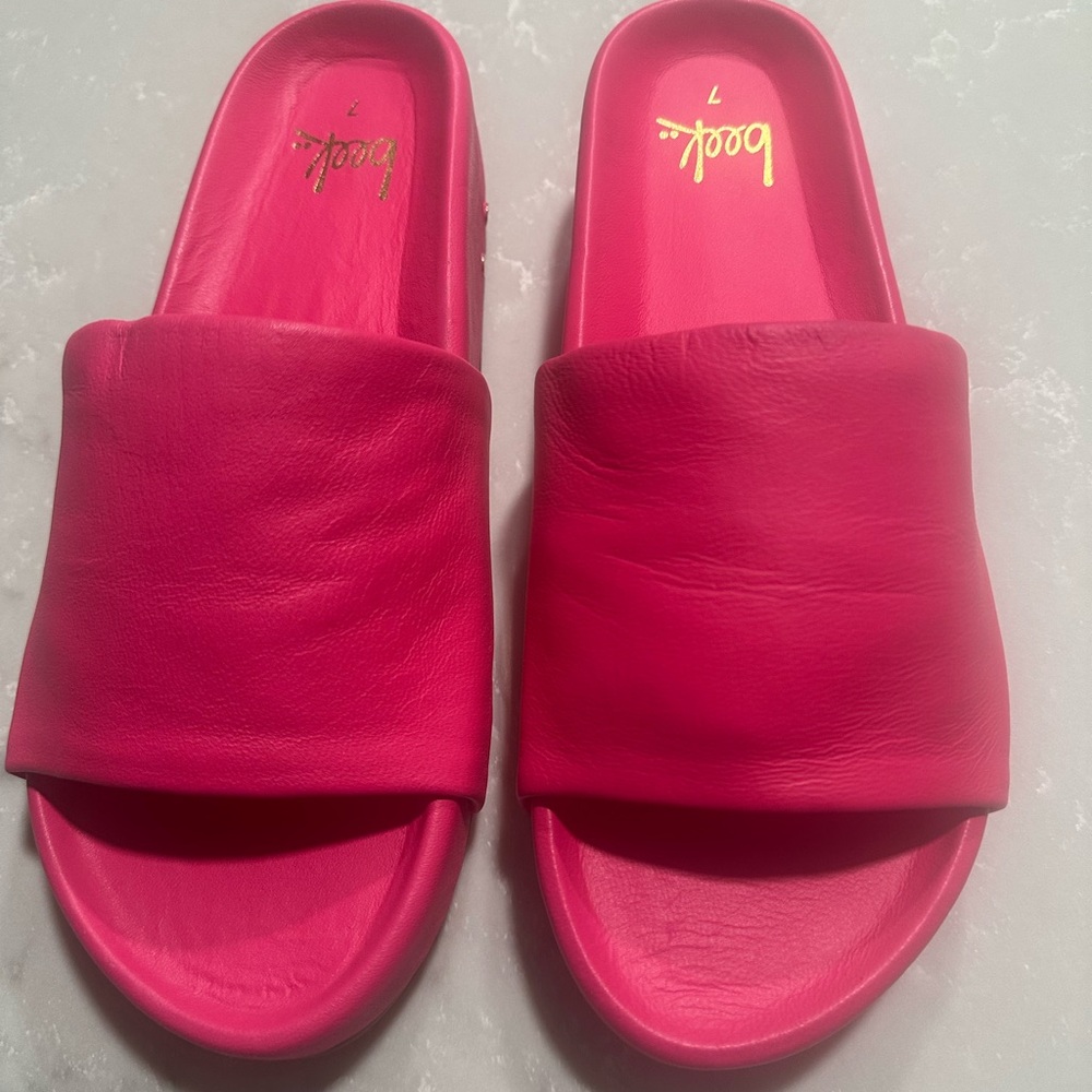 Beek Pelican Slides (color: Azalea)